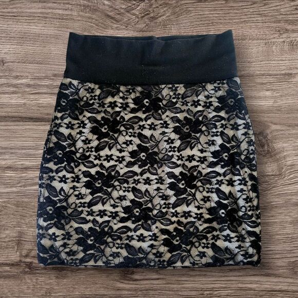 Xs/S Bundle of Mini Skirts - Picture 3 of 4